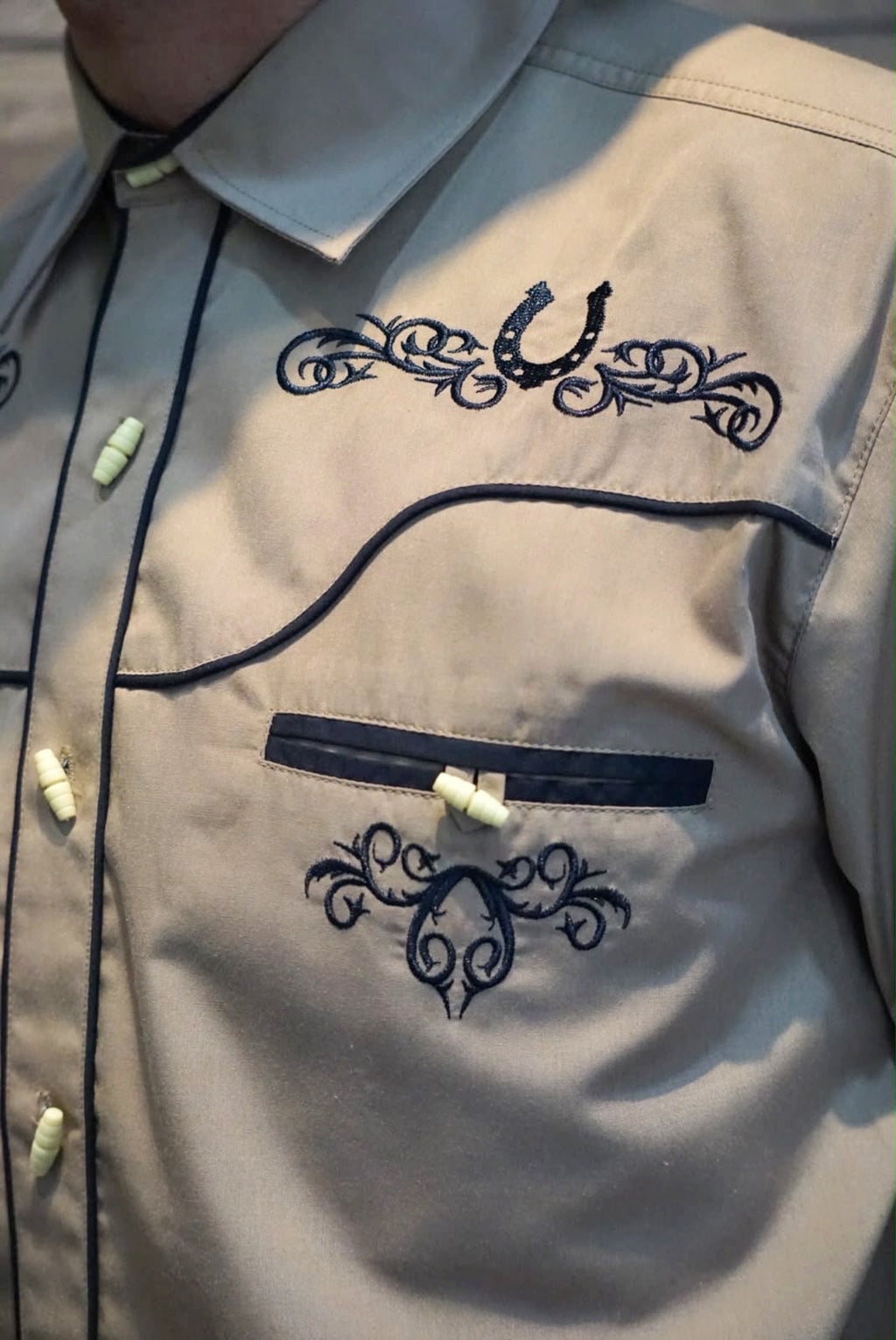 Camisa vaquera charra manga larga Agnor para caballero camel premium Mod. HAgCLVaq5